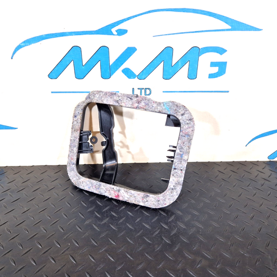 16-22 BMW X1 F48 GENUINE MIDDLE SECTION SEAT BELT BRACKET MOUNT 6442701