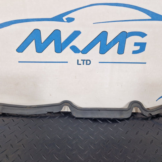 12-18 AUDI A6 C7 FRONT LEFT DRIVER FENDER UPPER SEAL STRIP  4G0823731