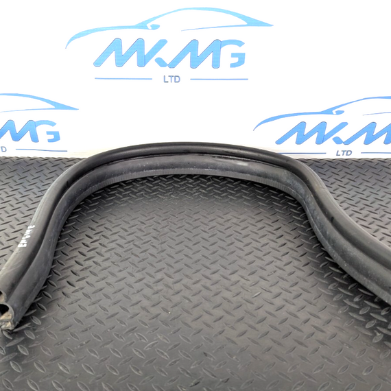 11-19 MERCEDES BENZ ML W166 OEM ENGINE RUBBER SEAL A1668870098