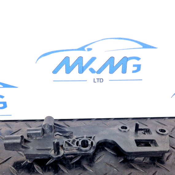 2019-ON  LAND ROVER DISCOVERY L550 LCI FRONT O/S WING MOUNT BRACKET FK7216A128