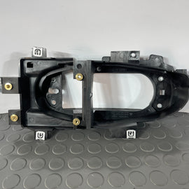 16-19 AUDI A4 B9 ESTATE GENUINE GEAR SHIFTING MECHANISM MOUNTING FRAME 8W2863531