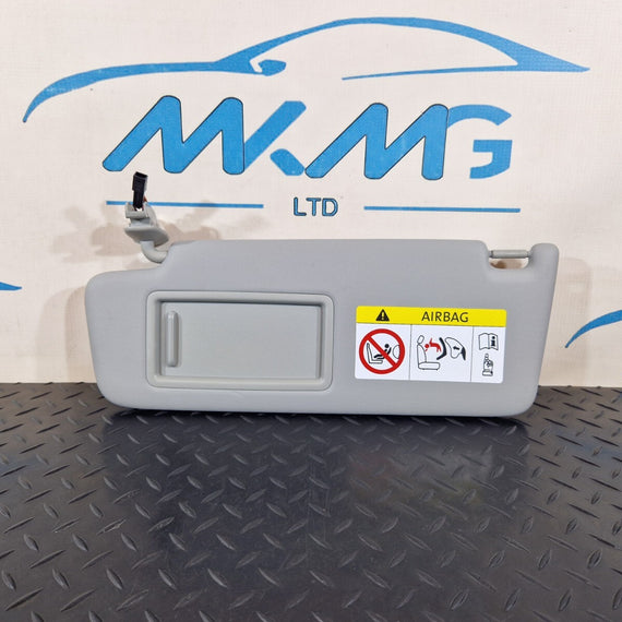 16-19 AUDI A4 B9 GENUINE OEM FRONT LEFT N/S PASSENGER SIDE SUN VISOR 8W0857551