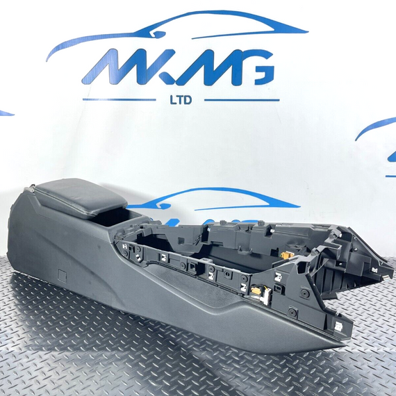 16-19 AUDI A4 B9 GENUINE CENTRE CONSOLE & LEATHER ARMREST 8W0864283A