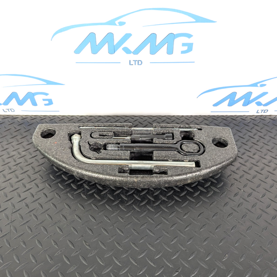 10-17 AUDI A8 4H  EMERGENCY TOOL KIT FOAM WITH TOOLS 4H0012110