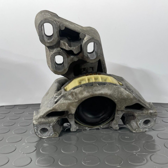 12-18 MERCEDES A B-CLASS W176 W246 LEFT ENGINE MOUNT A2462400217