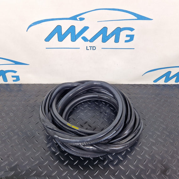 12-18 BMW 3 SERIES F31 REAR DOOR RUBBER SEAL RIGHT SIDE 7258336