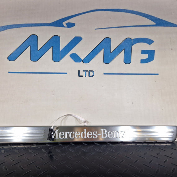 19-ON MERCEDES BENZ CLA C118 GENUINE FRONT DOOR SILL COVER TRIM A1186804800