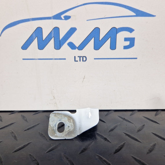 16-23 AUDI S5 COUPE GENUINE FRONT RIGHT DRIVER SIDE WING BRACKET 8W0821470