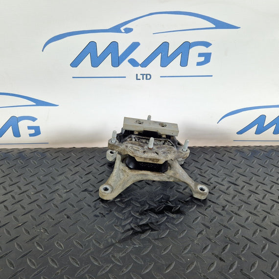 16-19 AUDI A4 AVANT B9 GENUINE ENGINE MOUNT BRACKET 8W0399118C