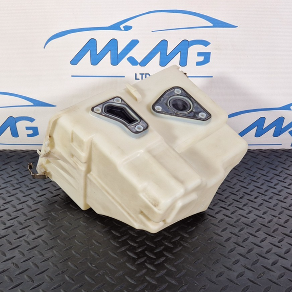 10-13 BMW X5 E70 LCI OEM ENGINE ECU FUSE BOX HOUSING HOLDER 7555121