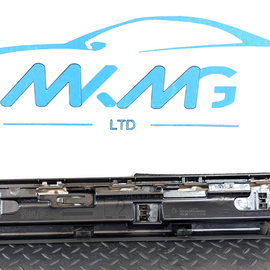 16-22 BMW X1 F48 LEFT SIDE CENTRE SKIRT MOUNTING BRACKET 7332331