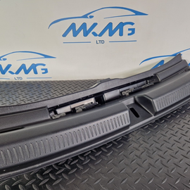 18-ON MERCEDES BENZ A CLASS W177 GENUINE BOOT LOCK TRIM COVER PANEL A1776907902