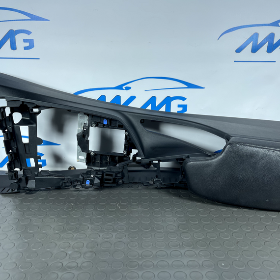 2017 BMW 4 SERIES F32 M-SPORT GENUINE CENTRE CONSOLE BLACK LEATHER ARMREST