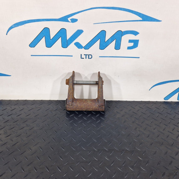 18-ON MERCEDES SPRINTER W907 W910 GENUINE REAR SPRING MOUNT A9063200063