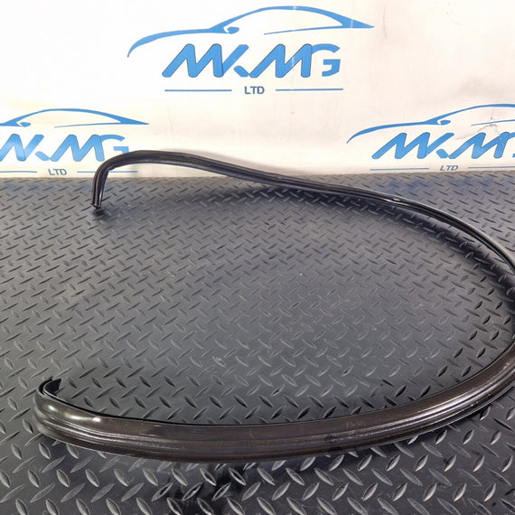 18-ON MERCEDES BENZ SPRINTER W907 W910 BONNET RUBBER SEAL A9108870000