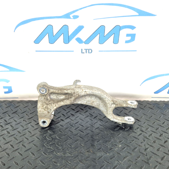 16-19 AUDI A4 B9 OEM FRONT RIGHT SIDE SHOCK ABSORBER HOLDER 8W0038