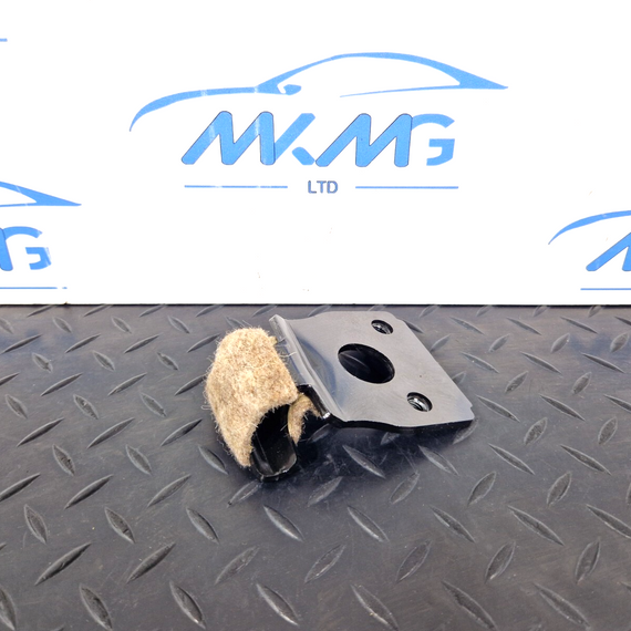 12-18 BMW 3 SERIES F30 LCI GENUINE RIGHT MOUNT HOLDER BACKREST REAR SEAT 7346698