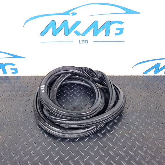 16-19 AUDI A4 AVANT B9 3.0 S-LINE GENUINE REAR RIGHT SIDE DOOR SEAL 8W9833721