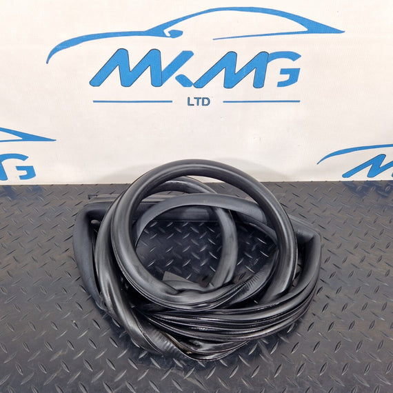 16-23 AUDI A5 F5 SPORTBACK S-LINE REAR LEFT SIDE RUBBER DOOR SEAL 8W8833707