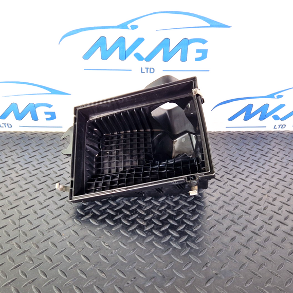 14-16 BMW 2 SERIES F22 GENUINE ENGINE AIR FILTER BOX 7602642