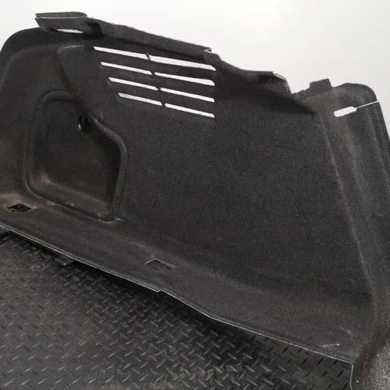16-19 AUDI A4 B9 S-LINE SALOON GENUINE PASSENGER SIDE BOOT TRIM COVER 8W5863879C