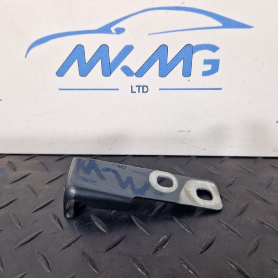 16-19 AUDI A4 B9 GENUINE FRONT RIGHT DRIVER SIDE WING BRACKET 8W0821434B