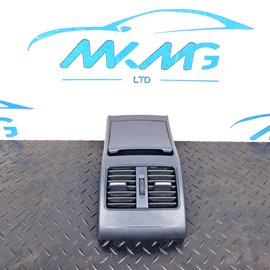14-20 MERCEDES BENZ GLA 200 X156 OEM REAR AIR VENT CENTRE CONSOLE A2468300502