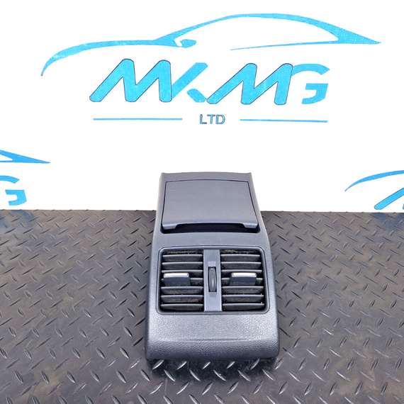 14-20 MERCEDES BENZ GLA 200 X156 OEM REAR AIR VENT CENTRE CONSOLE A2468300502