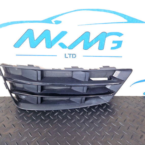 16-19 AUDI A4 B9 PASSENGER SIDE FRONT BUMPER FOG LIGHT GRILLE 8W0807681R