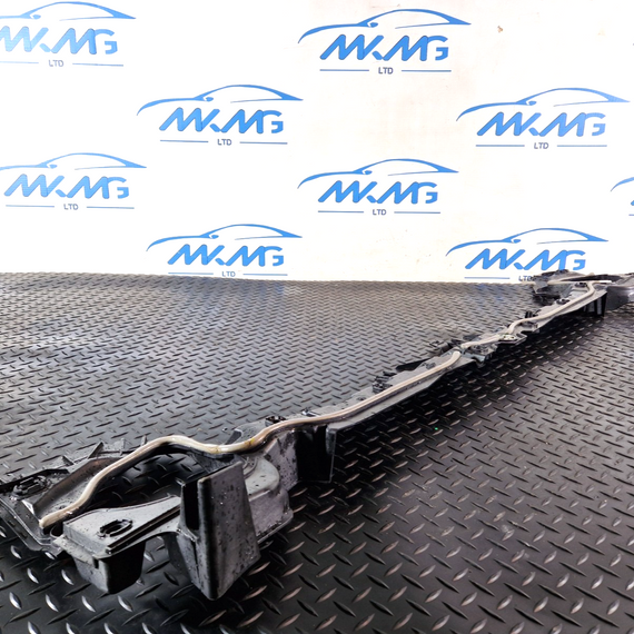 19-ON MERCEDES BENZ B CLASS W247  FRONT COWL COVER AIR INLET GUIDE A2478304400