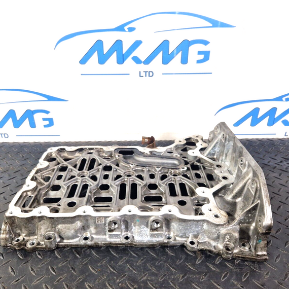 19-ON MERCEDES BENZ B CLASS W247 GENUINE OIL PAN HOUSING A6540106805