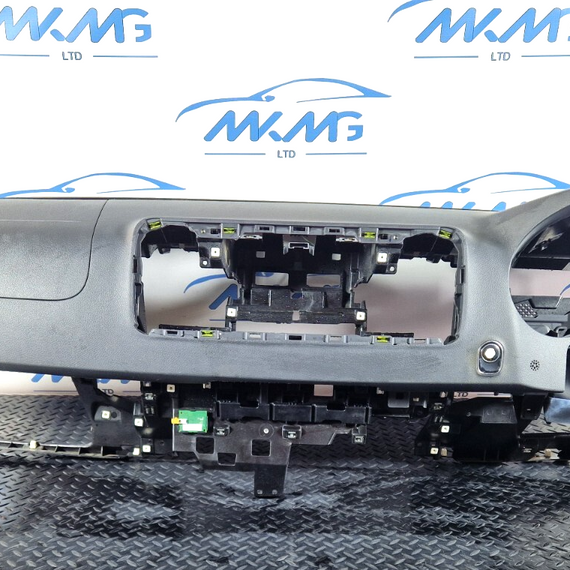 18-ON MERCEDES SPRINTER W907 W910 DASHBOARD PANEL WITH A BAG A9106890400