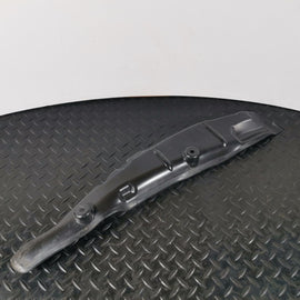 16-19 AUDI A4 B9 SALOON GENUINE FRONT RIGHT WING FILLER INSULATOR 8W0821112