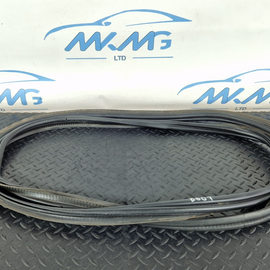 11-19 MERCEDES BENZ ML W166 TAILGATE BOOTLID RUBBER SEAL A1667400178