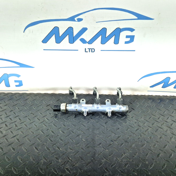 15-18 AUDI A7 4G 3.0 TDI V6 GENUINE FUEL RAIL WITH SENSOR 059130090CS