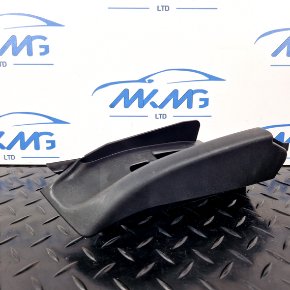 16-19 AUDI A4 B9 GENUINE REAR RIGHT SEAT BELT GUIDE 8W0857792