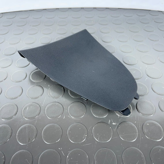 16-19 AUDI A4 B9 ESTATE GENUINE REAR LEFT TAILGATE TRIM COVER 8W9867657