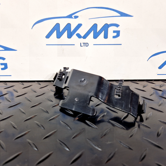 16-19 AUDI A4 B9 S-LINE FRONT SAFETY BELT HOLDER BRACKET MOUNT  8W0867192