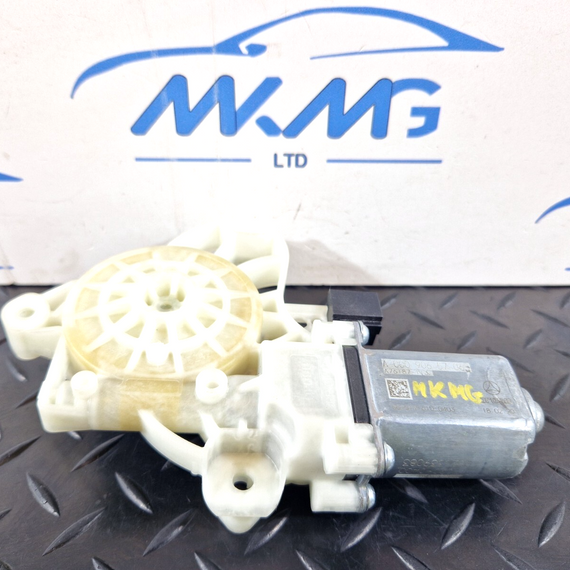 MERCEDES A CLASS W177 FRONT RIGHT DRIVER SIDE WINDOW REGULATOR MOTOR A0009065706
