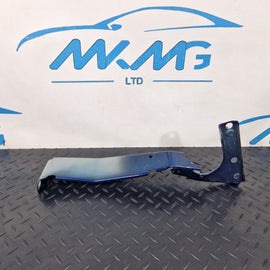 12-17 AUDI S5 CONVERTIBLE FRONT RIGHT O/S LOWER WING BRACKET MOUNT 8T0821136A