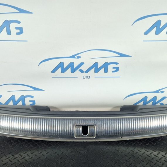 12-17 AUDI Q5 8R GENUINE OEM BOOT LOCK TRIM COVER LOADING SILL PANEL 8R0864513C