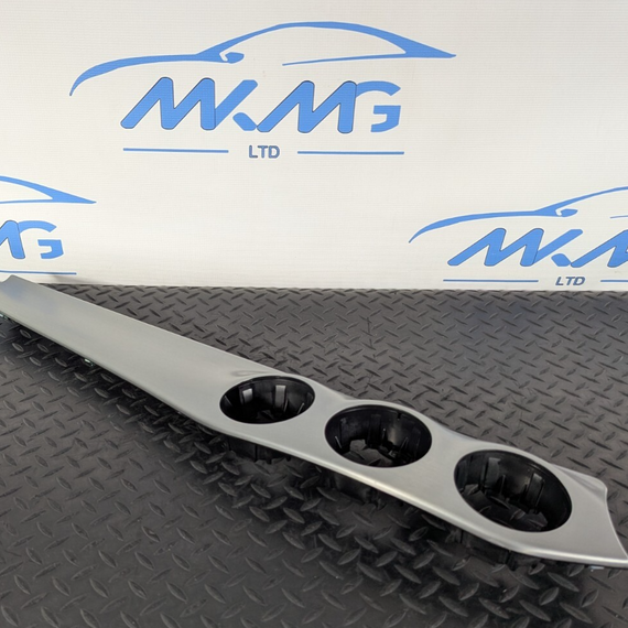 13-19 MERCEDES BENZ CLA C117 GENUINE DASHBOARD AIR VENT GRILLE TRIM A1176800671