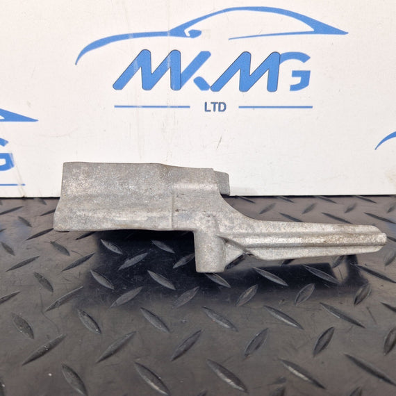 14-21 MERCEDES BENZ C220D W205 OEM AIR FILTER HOUSING MOUNT BRACKET A6510940727