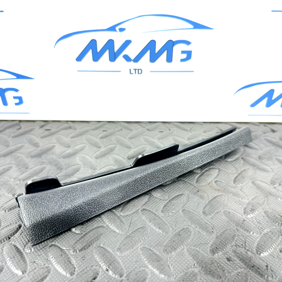 16-19 AUDI A4 B9 AVANT GENUINE RIGHT DRIVER SIDE A PILLAR BRACKET 8W0868204