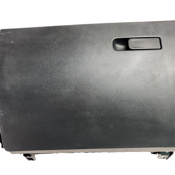 19-ON MERCEDES BENZ B CLASS W247 GENUINE GLOVE BOX 3311802/004