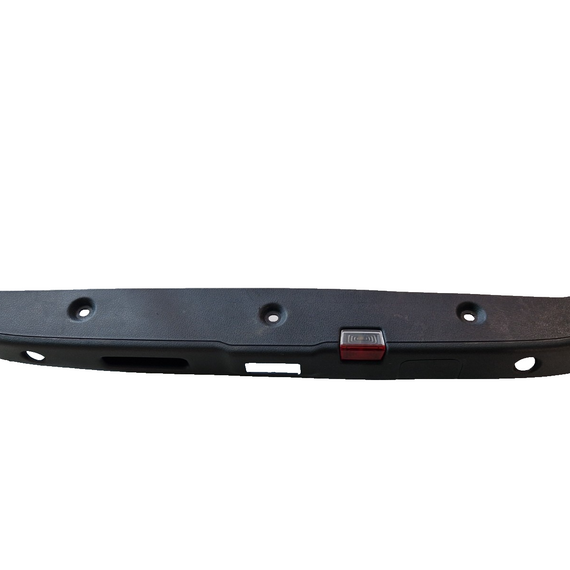 19-ON MERCEDES BENZ A CLASS EQ W177 SALOON BOOT LOCK TRIM COVER A1777501100