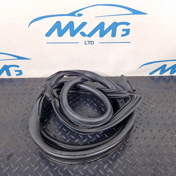 16-23 AUDI A5 F5 SPORTBACK S-LINE FRONT LEFT SIDE RUBBER DOOR SEAL 8W8831707