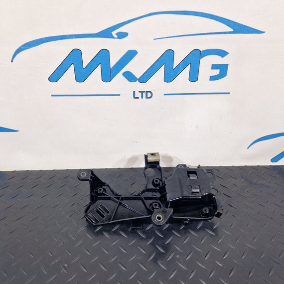 19-ON MERCEDES BENZ B CLASS W247 SUPPORT MOUNT HOLDER BRACKET A6541425400