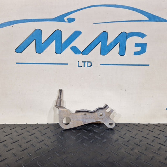 14-21 MERCEDES BENZ C220d W205 ENGINE LEFT REAR LIFTING LUG CLIP MOUNT HOLDER