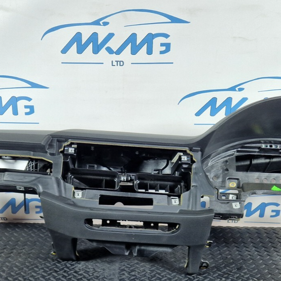 16-19 AUDI A4 B9 SALOON GENUINE OEM DASHBOARD WITH PASSENGER AIR BAG 8W2858005